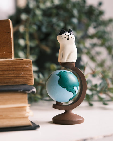 Mr Meow Travels Figurine