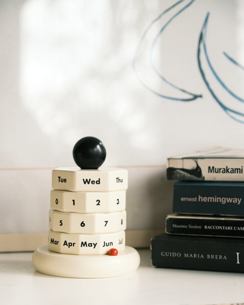 Wally Rotating Calendar